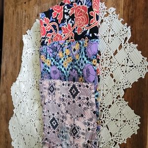 3 pair of lularoe leggings TC